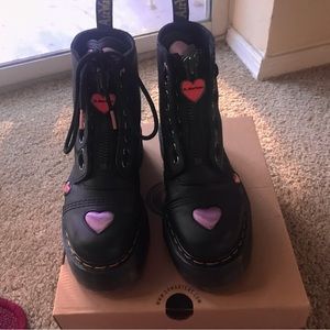 Valentine/Heart Doc martens. Size US: 6